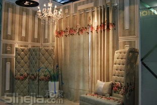 橱窗里的窗饰界：探索家居时尚的新视界